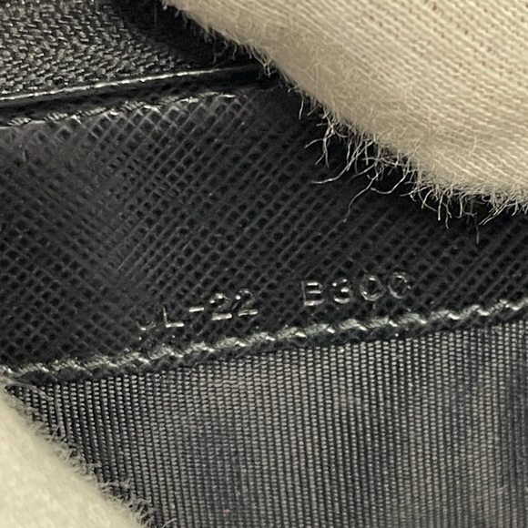 SALVATORE FERRAGAMO continental zip leather wallet in black - Picture 15 of 17